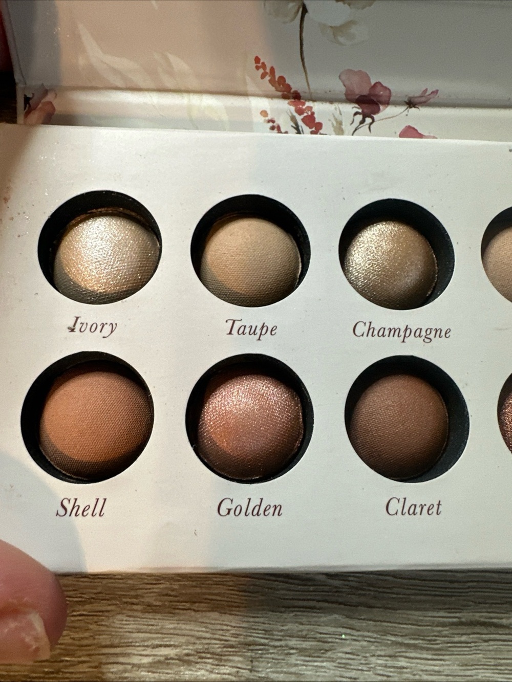 Laura Geller Modern Marvels 14 Multi-Finish Baked Eyeshadow Palette - Floral - Picture 4 of 8